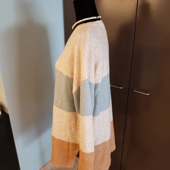 Rickis Sweater size Large - Picture 9 of 9